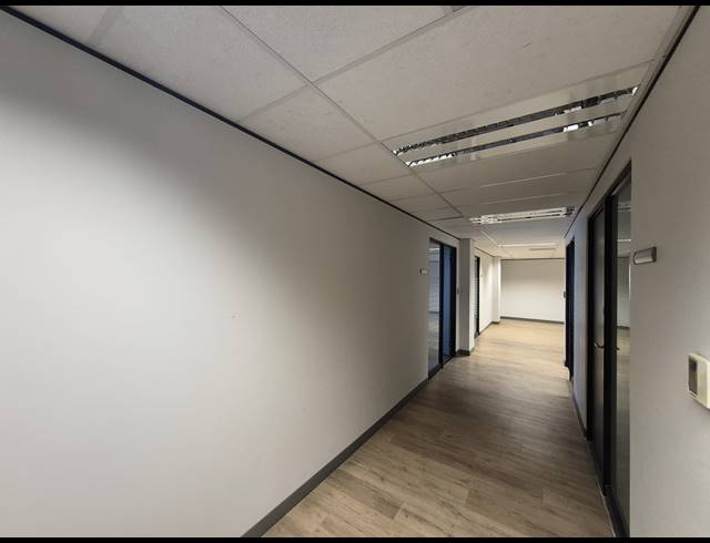 675M² OFFICE TO LET IN SANDTON CENTRAL
